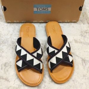 TOMS NIB Viv Black Tribal Sandals